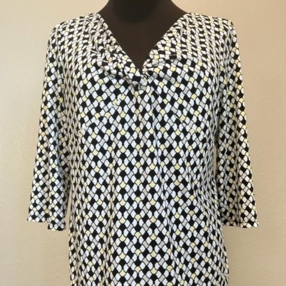 3/4 Sleeve Geometric Print Top Size Large - Picture 2 of 6